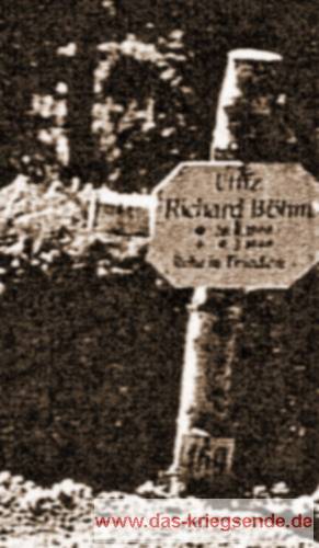 Das Grab des im Lazarett verstorbenen Unteroffiziers Richard Böhm.