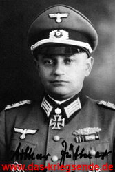 Als Oberst, vor Beginn der Ardennenoffensive 1944.